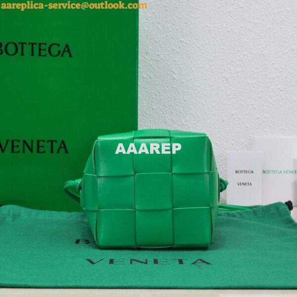 Replica Bottega Veneta BV 680218 Small Cassette Cross-Body Bucket Green 5