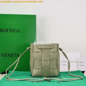 Replica Bottega Veneta BV 680218 Small Cassette Cross-Body Bucket Matcha green 2