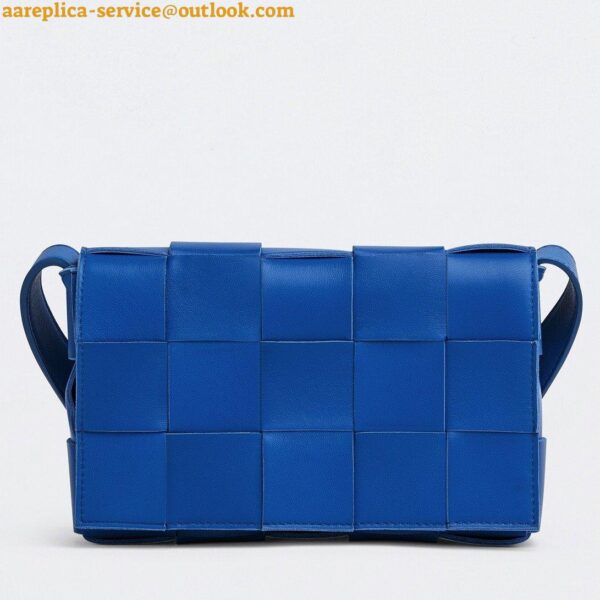 Replica Bottega Veneta Cassette Bag In Blue Intreccio Lambskin