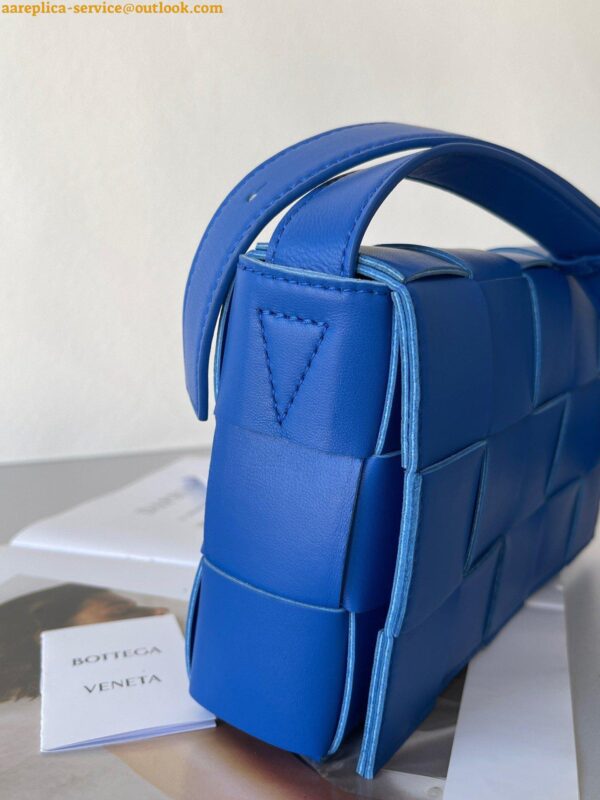 Replica Bottega Veneta Cassette Bag In Blue Intreccio Lambskin 6