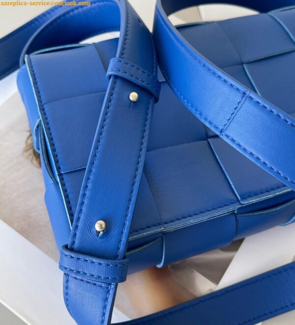 Replica Bottega Veneta Cassette Bag In Blue Intreccio Lambskin 7