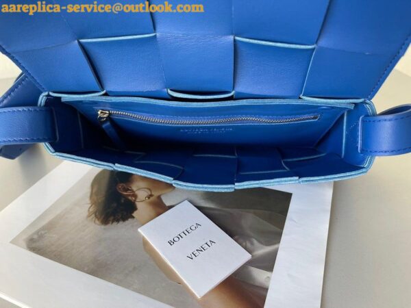 Replica Bottega Veneta Cassette Bag In Blue Intreccio Lambskin 11