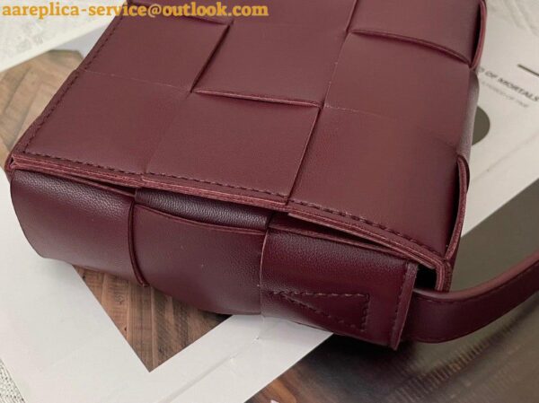 Replica Bottega Veneta Cassette Bag In Bordeaux Intreccio Lambskin 5