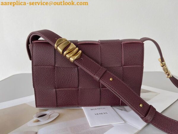 Replica Bottega Veneta Cassette Bag In Burgundy Grained Intreccio Calfskin