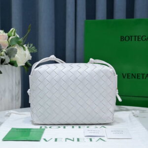 Replica Bottega Veneta BV 680254 Mini Loop intrecciato leather cross-body bag White