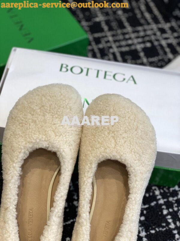 Replica Bottega Veneta BV Atomic Ballerina Flat in Shearling 740729V 16