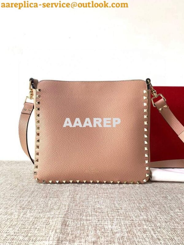 Replica Valentino 2B0C17 Rockstud Grainy Calfskin Hobo Bag 50031S Light Pink 6