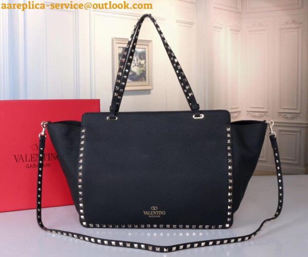 Replica Valentino Rockstud Medium Tote In Black Grained Leather 16