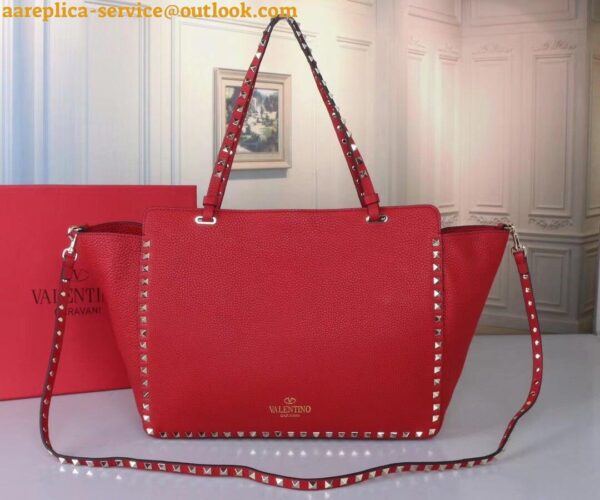 Replica Valentino Rockstud Medium Tote In Red Grained Leather 23