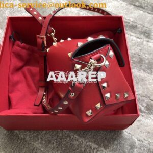 Replica Valentino Garavani Valentino Garavani Rockstud Mini Leather Cr 2