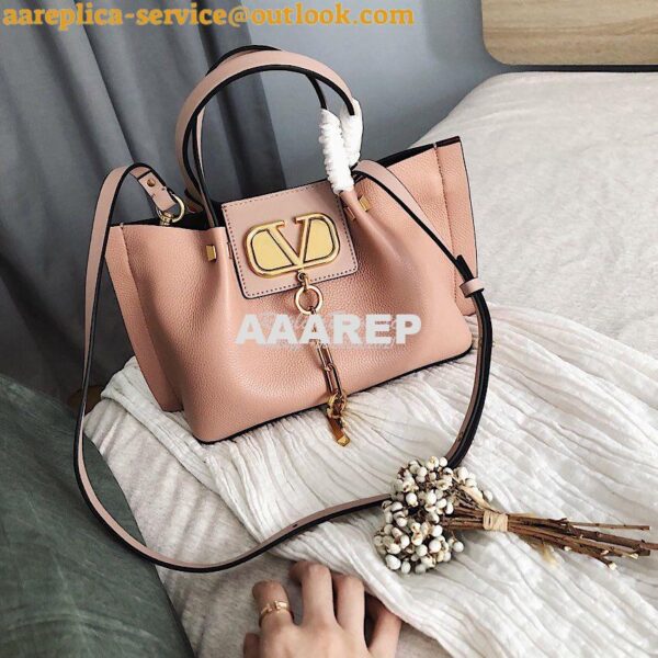 Replica Valentino Garavani Vlogo Escape Grainy Calfskin Shopper SW2B0D 2