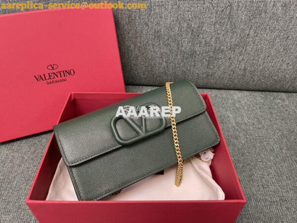 Replica Valentino VLogo Signature Grainy Calfskin Wallet With Chain 5W