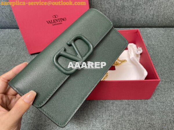 Replica Valentino VLogo Signature Grainy Calfskin Wallet With Chain 5W 3