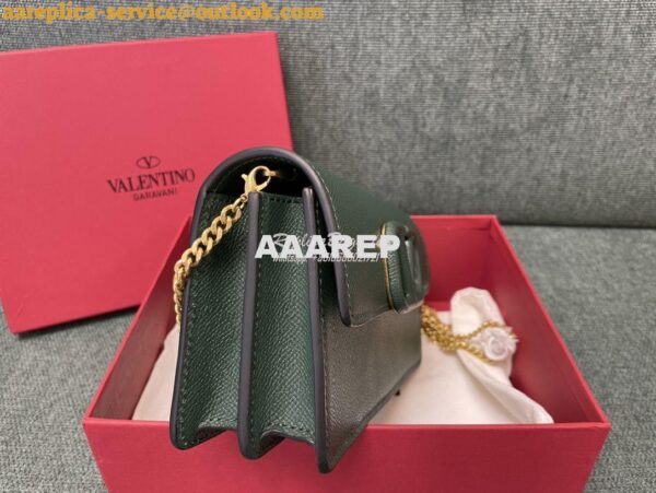 Replica Valentino VLogo Signature Grainy Calfskin Wallet With Chain 5W 5