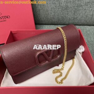 Replica Valentino VLogo Signature Grainy Calfskin Wallet With Chain 5W 2