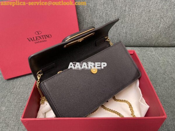 Replica Valentino VLogo Signature Grainy Calfskin Wallet With Chain 5W 6