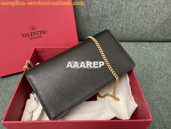 Replica Valentino VLogo Signature Grainy Calfskin Wallet With Chain 5W 9