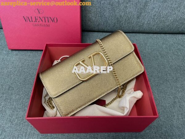 Replica Valentino VLogo Signature Grainy Calfskin Wallet With Chain 5W