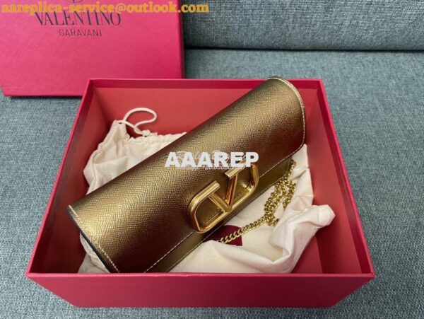 Replica Valentino VLogo Signature Grainy Calfskin Wallet With Chain 5W 2