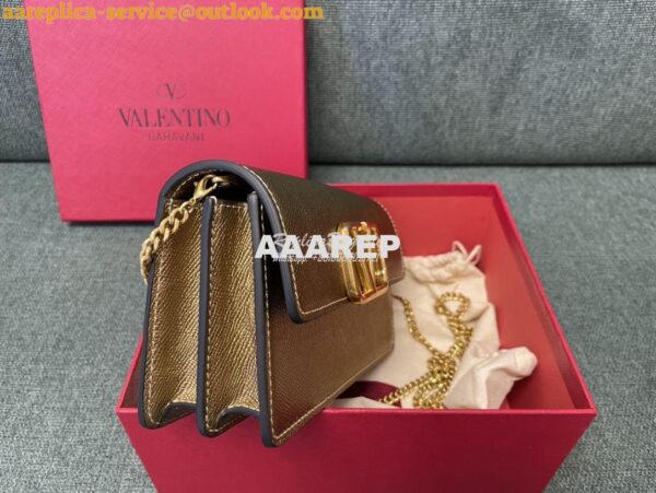 Replica Valentino VLogo Signature Grainy Calfskin Wallet With Chain 5W 5