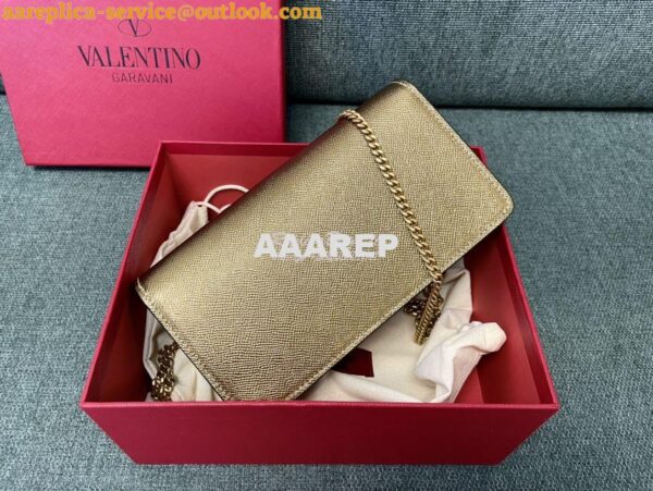 Replica Valentino VLogo Signature Grainy Calfskin Wallet With Chain 5W 9