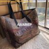 Replica Burberry The Medium Reversible Doodle Tote Black check