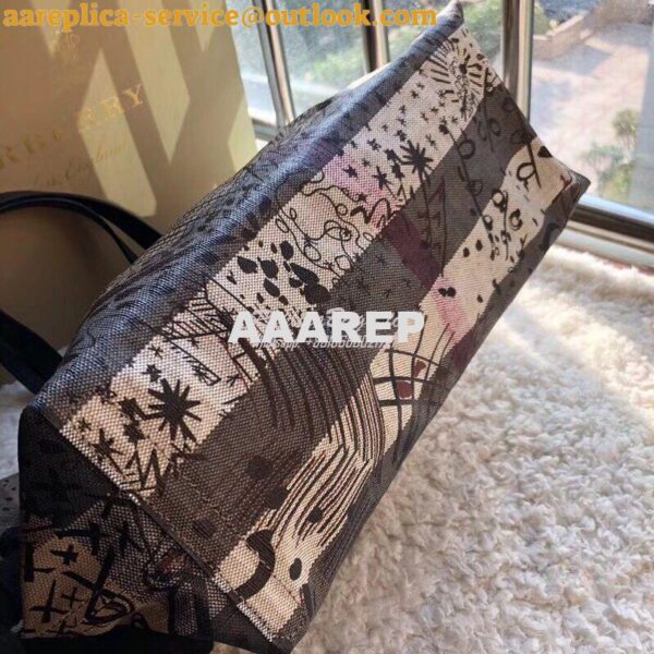 Replica Burberry The Medium Reversible Doodle Tote Classic Check 5