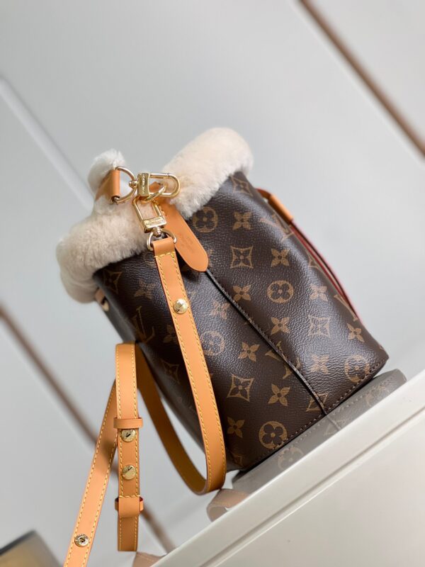 Replica Louis Vuitton LV NÉONOÉ BB Bag M46319 5