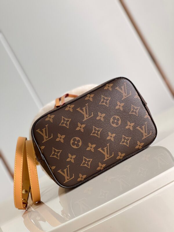 Replica Louis Vuitton LV NÉONOÉ BB Bag M46319 8