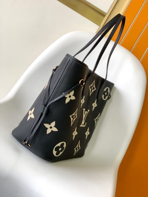 Replica Louis Vuitton LV Neverfull MM Black Bag M58907 5