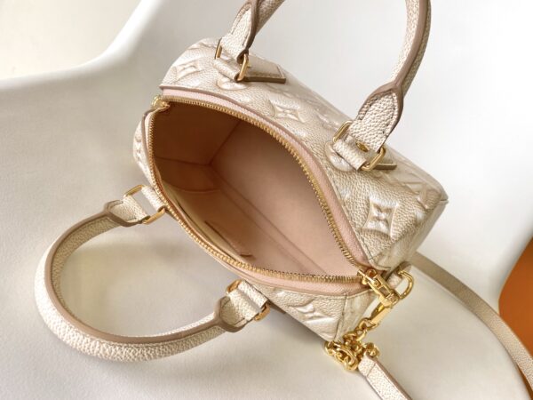 Replica Louis Vuitton LV SPEEDY BANDOULIÈRE 20 Pale Beige Bag M46163 8