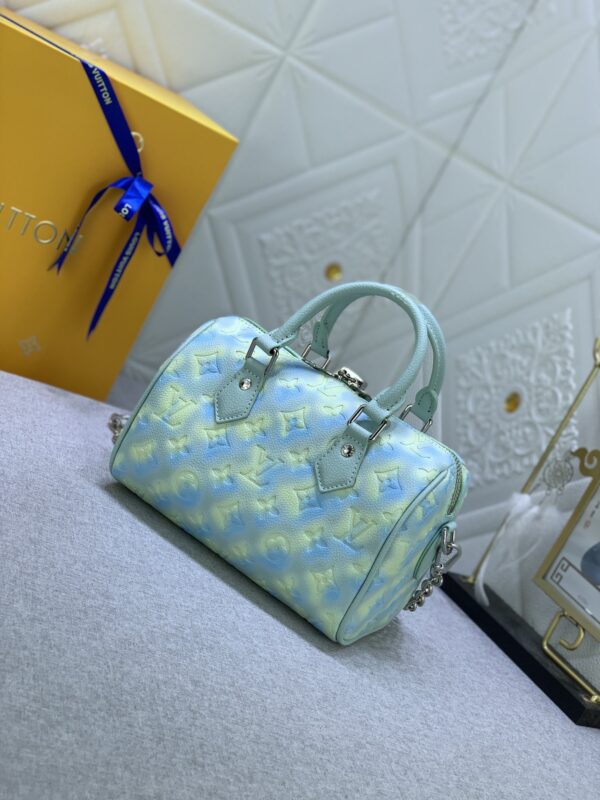 Replica Louis Vuitton LV SPEEDY BANDOULIÈRE 20 Vert d'eau Green Bag M46092 3