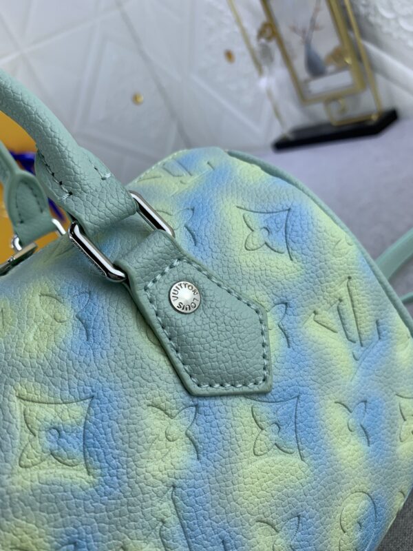 Replica Louis Vuitton LV SPEEDY BANDOULIÈRE 20 Vert d'eau Green Bag M46092 8