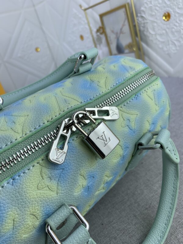 Replica Louis Vuitton LV SPEEDY BANDOULIÈRE 20 Vert d'eau Green Bag M46092 8