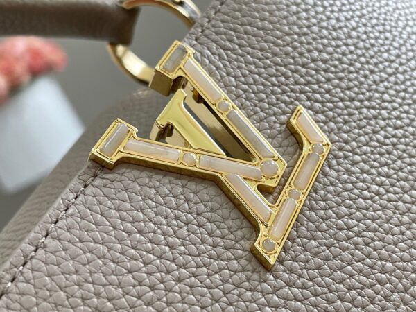 Replica Louis Vuitton Capucines MM LV M59067 8