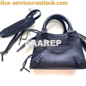 Replica Balenciaga Neo Classic Top Handle Bag in Smooth Calfskin 63852 2