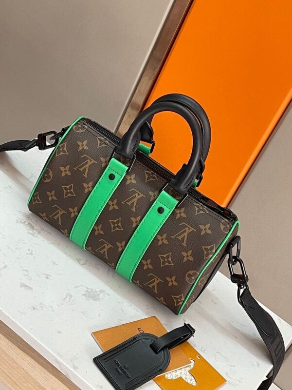 Replica Louis Vuitton LV KEEPALL BANDOULIÈRE 25 M46249 4