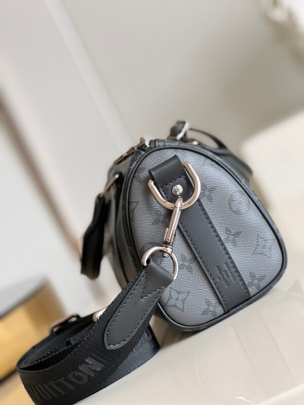 Replica Louis Vuitton LV Keepall Bandoulière 25 M46271 4