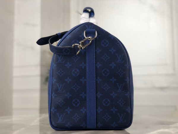 Replica Louis Vuitton LV KEEPALL BANDOULIÈRE 50 M53766 3