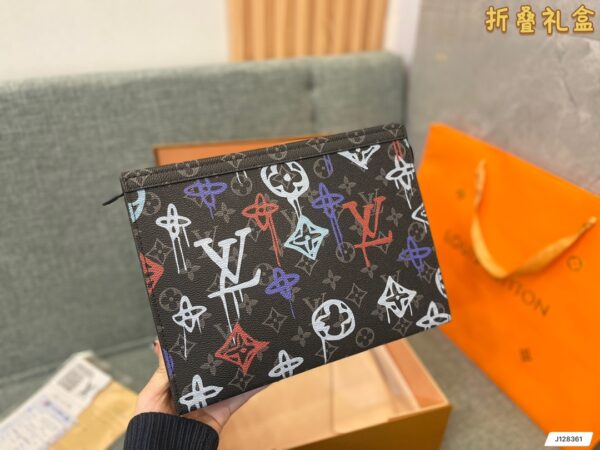 Replica Louis Vuitton POCHETTE VOYAGE M81803 3