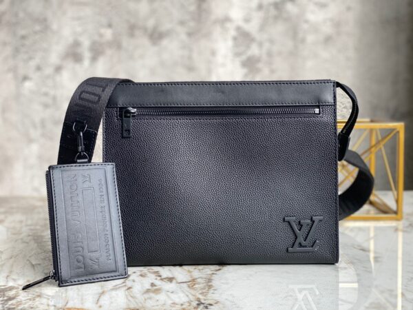 Replica Louis Vuitton MESSENGER VOYAGE LV M59329 4