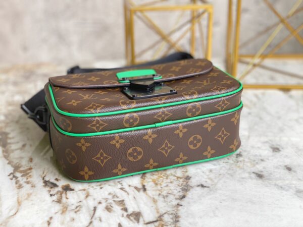 Replica Louis Vuitton S LOCK MESSENGER LV M46246 6