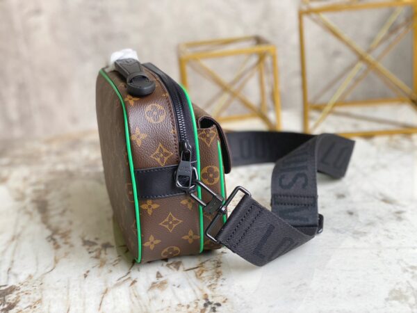 Replica Louis Vuitton S LOCK MESSENGER LV M46246 8