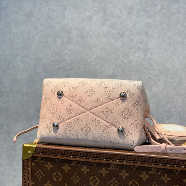 Replica Louis Vuitton Bella LV M59939 3