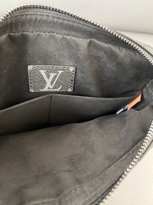 Replica Louis Vuitton TRIO MESSENGER M21396 10