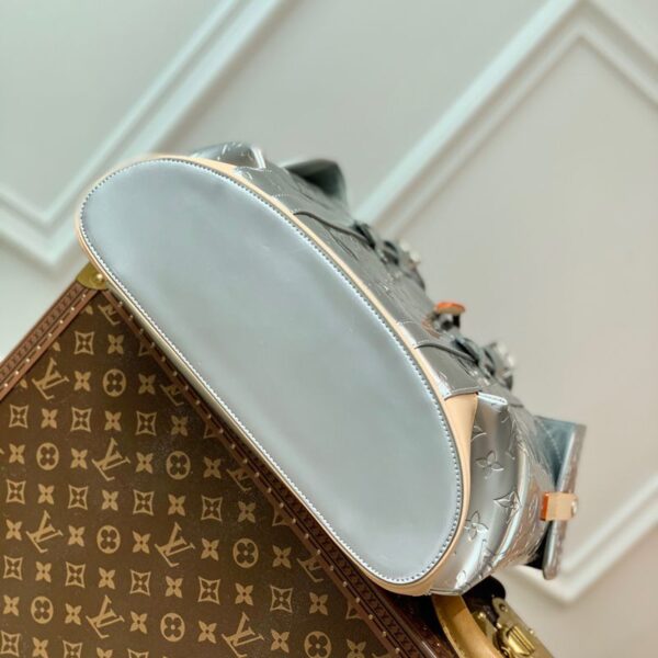 Replica Louis Vuitton Christopher PM LV M58756 4