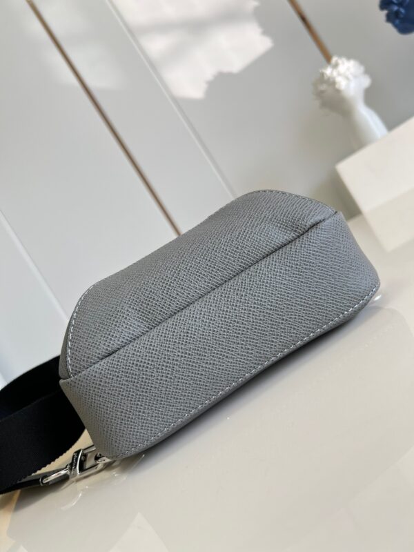 Replica Louis Vuitton AVENUE SLING BAG LV M30859 9