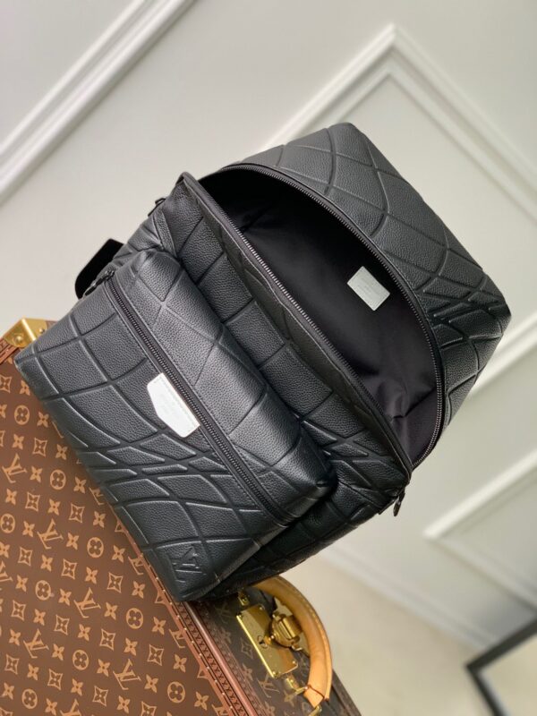 Replica Louis Vuitton Discovery Backpack LV M21391 6