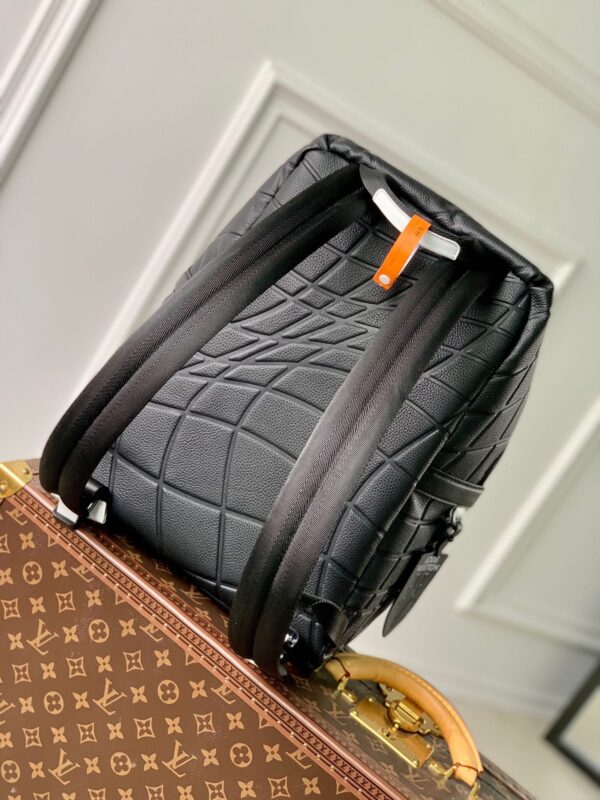 Replica Louis Vuitton Discovery Backpack LV M21391 12