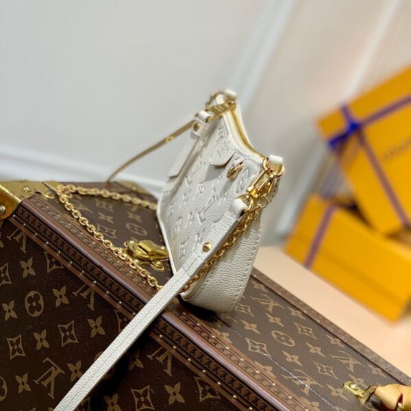 Replica Louis Vuitton Easy Pouch on Strap LV M81066 5